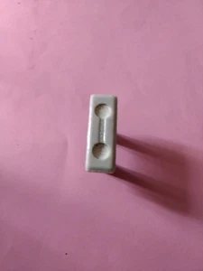 Porzellan Sicherung zum Nachfüllen von 10 A Legrand Stifte Ø 7 mm Abstand 2 cm Neu  - Bild 1 von 3