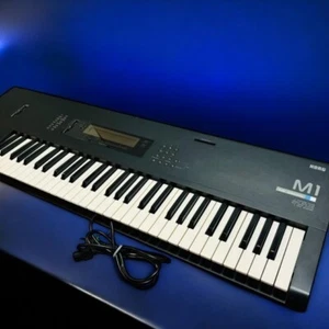 Korg M1 61-Keys Keyboard Synthesizer Music Workstation Tested/working - Picture 1 of 7