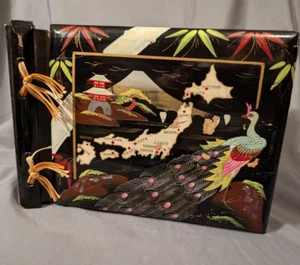 Vintage 50er Jahre Schwarzlack Japanisches Holz Fotoalbum Pfau WW2 Souvenir NEU - Bild 1 von 7