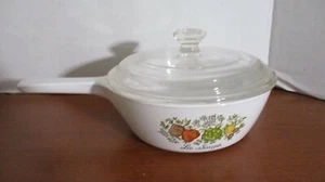 CACEROLA CORNINGWARE P-81-B LE SAUGE Spice of Life 1 pinta con tapa - Imagen 1 de 6