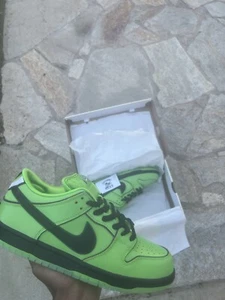 Size 8 - Nike SB Dunk Low Pro QS x The Powerpuff Girls Buttercup - Picture 1 of 3