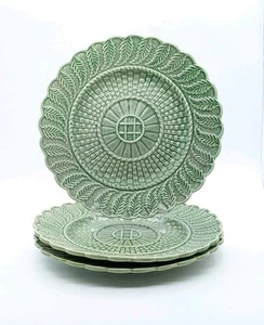 Three (3) Bordallo Pinheiro Dinner Plates Basketweave Green 10 1/2” Dia Portugal - Picture 1 of 8