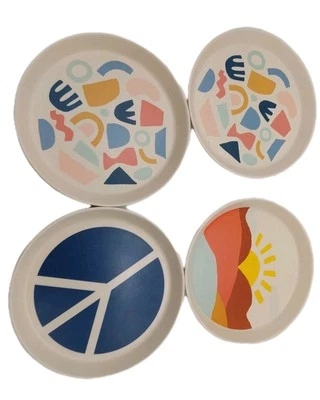 Juego de 4 placas de melamina Pillowfort Target signo de paz geométrico amanecer Foto 1 de 4