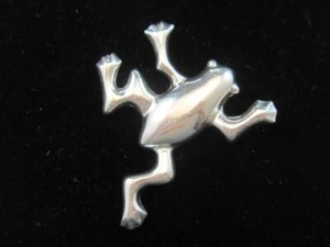 Vintage Hand Wrought Sterling Silver Frog Form Brooch or Pin - Picture 1 of 6
