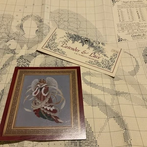 LAVENDER & LACE SEALED CROSS STITCH PATTERN 'ANGEL OF CHRISTMAS' L&L39 - Picture 1 of 1