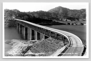 RPPC Autos auf der Pitt River Bridge Redding Kalifornien c1940 Eastman Studio Postkarte - Bild 1 von 2