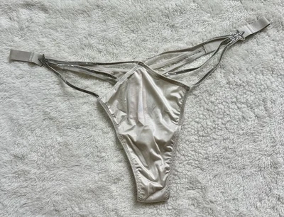 Victoria’s Secret Tanga Tanga Muy Sexy Gris/Plateado Talla XXL Foto 1 de 4