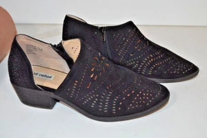 Not Rated Women's Anouk Bootie Laser Cut Zippered in Black Size 7.5 M - Picture 1 of 3