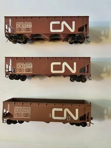3 Roundhouse Canadian National - 3 Bay Hopper 2 w/Load, Steel Wheels, Kadees CN - Picture 1 of 5