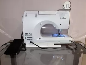 Brother SE-270D Computerized Sewing & Disney Embroidery Machine + Bonus - Picture 1 of 10