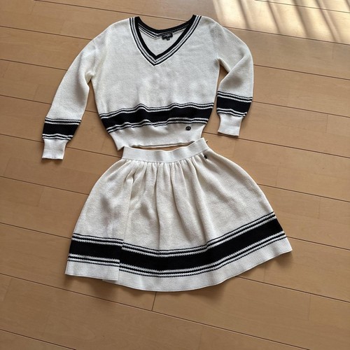 Tuta Chanel in maglia superiore e inferiore