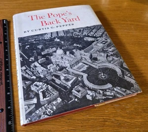 The Pope's Back Yard by Curtis Pepper (Hardcover, 1968) - Bild 1 von 9