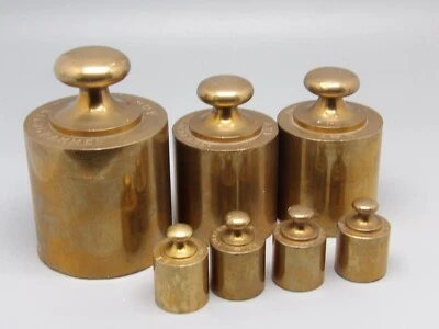 LOT 7 POIDS ANCIENS EN LAITON 2 KG (x1) 1 KG (x2) et 4 fois 100 grammes - Photo 1/4