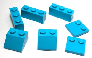 Lego - Lot of 7 - Light Blue, Slope 45° 2 x 2, Plate Special 2 x 2, Brick 1 x 3 - Bild 1 von 1