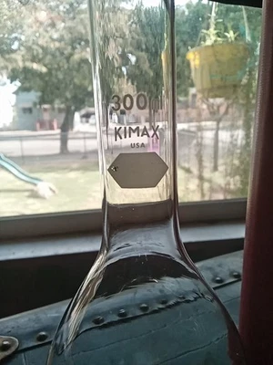 Frasco Kjeldahl de fondo redondo de vidrio Kimax con cuello mecanizado, 300 ml Foto 1 de 3