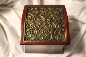 2004 BOMBAY MUSICAL RING JEWELRY BOX (BOMBAY FURNITURE CO.) - Picture 1 of 3
