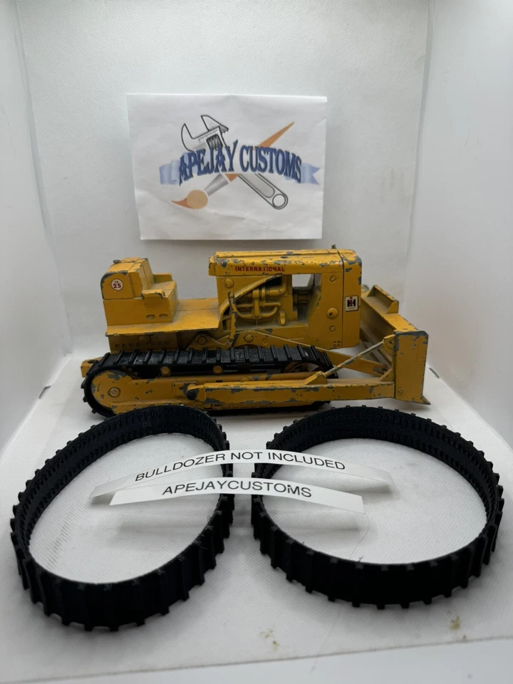 1 PAIR OF NEW TRACKS FOR Ertl International Bulldozer Crawler TD 25 Die-cast - Image 1 of 4