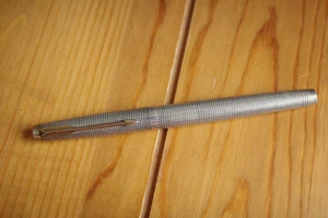 Parker 75 cisele fountain pen - silver - Made in USA - 14k gold nib F - Picture 1 of 11