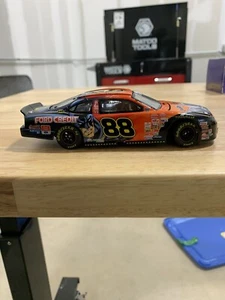 Dale Jarrett #88 Quality Care/Batman 1:32 Ford Taurus Limited Edition Nascar - Picture 1 of 10