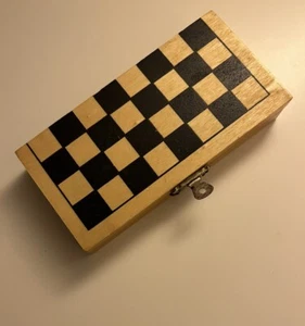 Piccola Scacchiera in Legno per Scacchi e Dama - Foto 1 di 8
