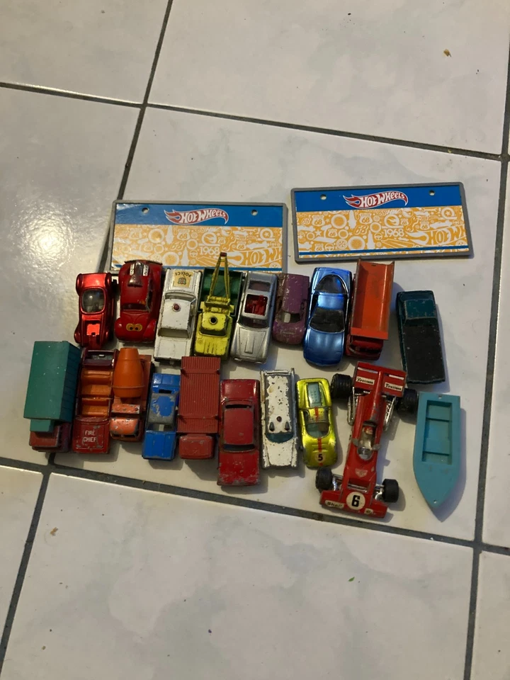 LOTE DE COCHES MATCHBOX VINTAGE HOT WHEELS ENORME Foto 1 de 1