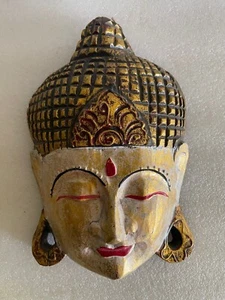 Old Buddha statue - Picture 1 of 6