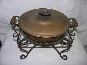 CALENTADOR DE ALIMENTOS VINTAGE CON CUBIERTA METÁLICA REDONDA Y SOPORTE DE HIERRO FORJADO - Imagen 1 de 8