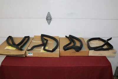 73 74 75 76 77 MALIBU LEMANS CUTLASS CENTURY NOS TECHO RESISTENTE AL CLIMA LAS 4 PUERTAS Foto 1 de 4