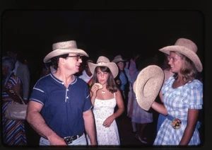 Robert Blake Baretta Star Original 35mm Photo Transparency Candid 1981 Party - Bild 1 von 1