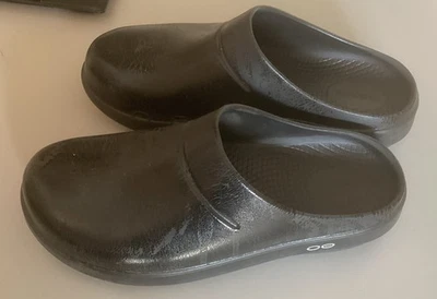 Oofos Clogs Women's 8 - Image 1 of 4