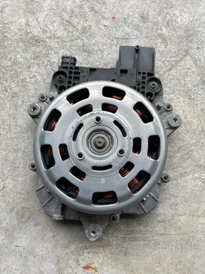 Двигатель вентилятора охлаждения радиатора 2018–2023 Lexus Toyota 16363-31510 от оригинального производителя гибридный б/у - Изображение 1 из 4