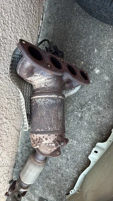 2017-2020 Hyundai Elantra Catalytic Converter W/ Heat Shield and O2 Sensors OEM - Image 1 of 2