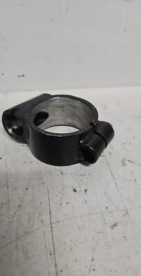 1991 - 2003 KAWASAKI ZX7R ZX-7R NINJA RIGHT HANDLE HANDLEBAR CLIP-ON BAR HOLDER Foto 1 de 4