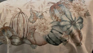 Rectangular Fabric holiday tablecloths 104x120 - Picture 1 of 4