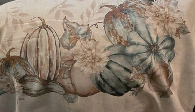 Rectangular Fabric holiday tablecloths 104x120 - Image 1 of 4