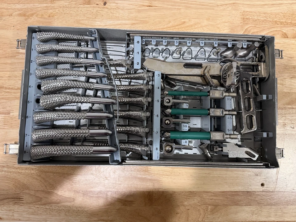 Sistema de instrumentos y ensayos Stryker Howmedica Osteonics Foto 1 de 4