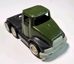 Vintage Unbranded Generic Military Green Peterbilt HO Diecast/Plastic Semi Truck - Picture 1 of 10