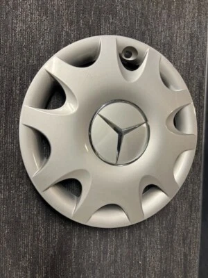 Mercedes-Benz W169 1996-2012 - Clase A 15" cubierta de rueda A1694000025 OE perfecta Foto 1 de 2