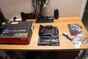 ASUS ROG CROSSHAIR X870E HERO AMD X870E AM5 ATX scheda madre LEGGI PARTI - Foto 1 di 13