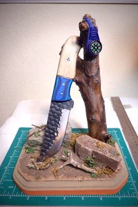 High Carbon steel skinner, sheath & stand, Oak branch. Blue & White. - Picture 1 of 20