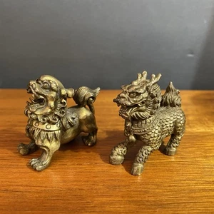Antique Bronze Chinese Guardian Lions Foo Dog Figurines Fu Dogs Pair Shi Shishi - Picture 1 of 12