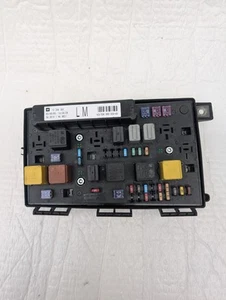 Vauxhall Zafira B Fuse Box 13268303 - Picture 1 of 4