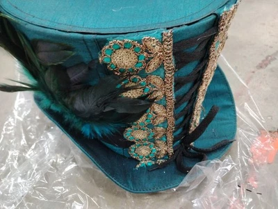 Sombrero de Tafetán Verde Jade Steampunk con Borde Antiguo 60 cm Foto 1 de 4