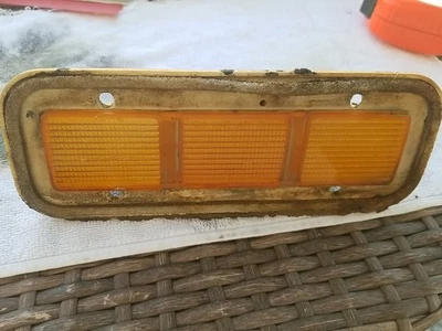 1971 PLYMOUTH ROADRUNNER GTX PARA-LAMA DIANTEIRO MARCADOR LATERAL REFLETOR DE LUZ MOPAR  - Imagem 1 de 4