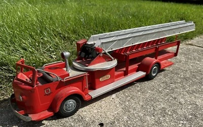 Camión de bomberos modelo Rossmoyne vintage años 50 Doepke escalera aérea Foto 1 de 4