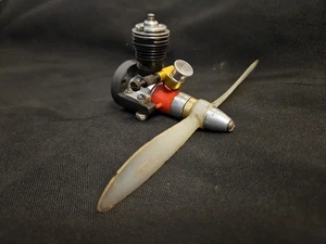 Vintage Cox Tee Dee .051 Sport Glow Model RC Engine w/Prop-Good Compression - Picture 1 of 12