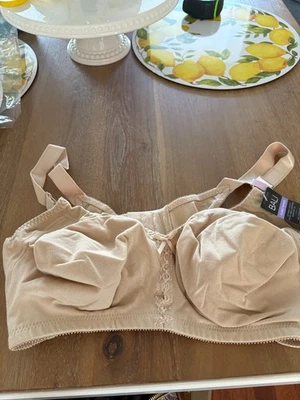 Bali Intimates Classic Support Cool Comfort Fabric Bra DF3036-SZ: 42D READ BELOW - Image 1 of 4