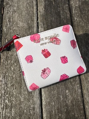 NUEVO CON ETIQUETAS KATE SPADE Lena Cuero Guijarro Pequeña Doble Cartera Elección de COLOR NUEVO Foto 1 de 4