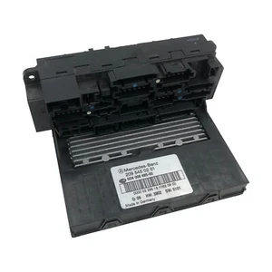 Genuine Mercedes W203 W209 Fuse Box Fuse Control Unit 2095450201 - Picture 1 of 11