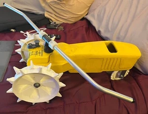 Nelson 1865 Raintrain Traveling Tractor Sprinkler Excellent Condition Yellow - Picture 1 of 1